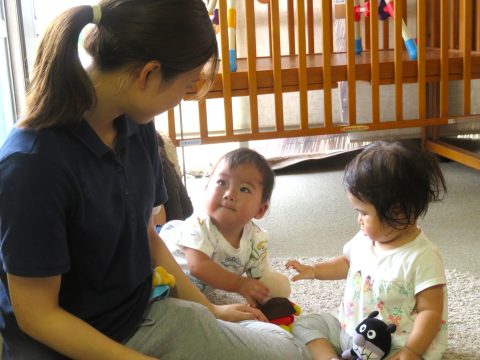 保育の様子(0歳児)